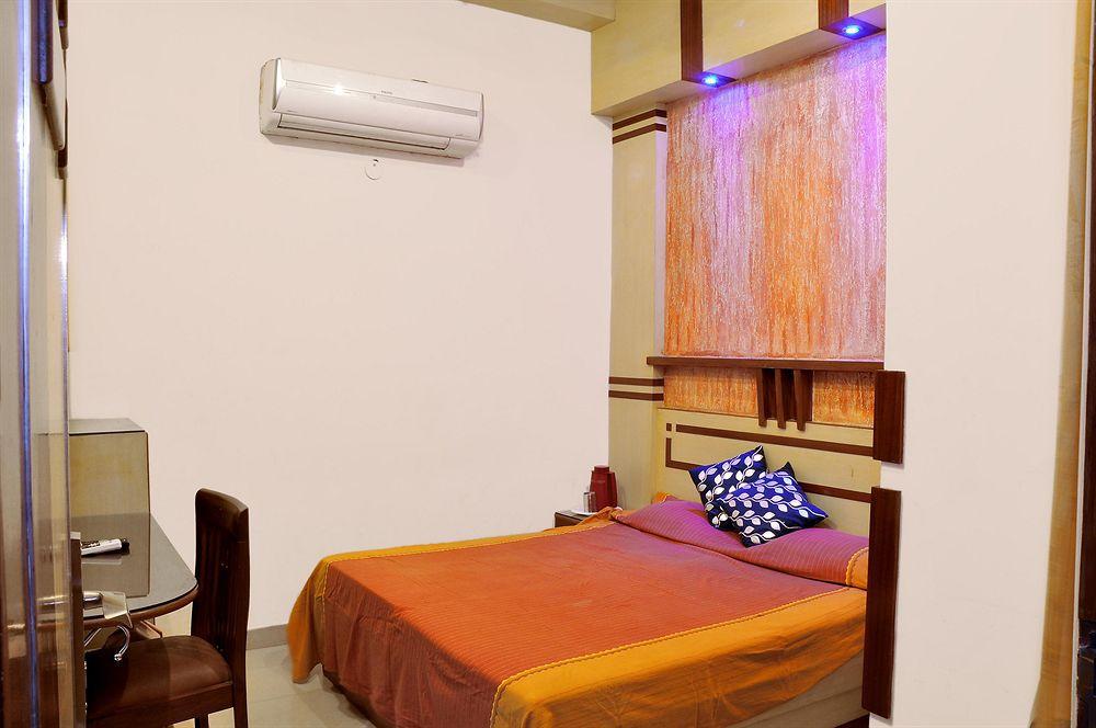 Oyo 3472 Hotel Rama Inn New Delhi Extérieur photo