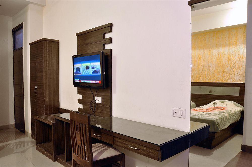 Oyo 3472 Hotel Rama Inn New Delhi Extérieur photo