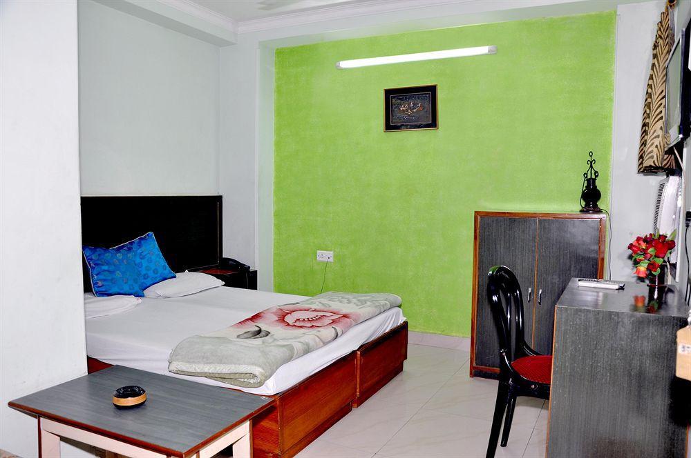 Oyo 3472 Hotel Rama Inn New Delhi Extérieur photo