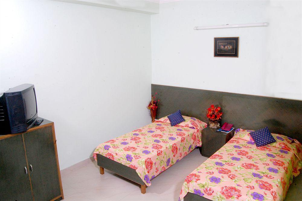 Oyo 3472 Hotel Rama Inn New Delhi Extérieur photo
