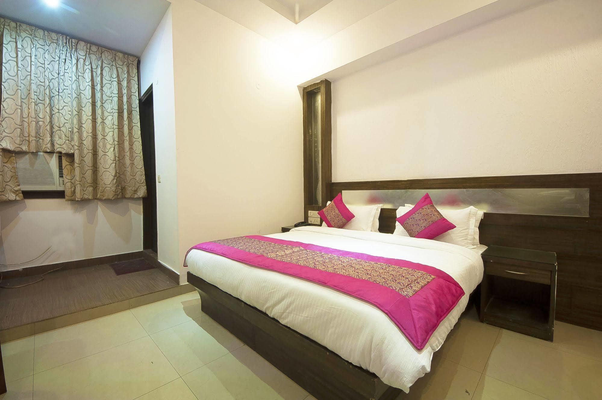Oyo 3472 Hotel Rama Inn New Delhi Extérieur photo