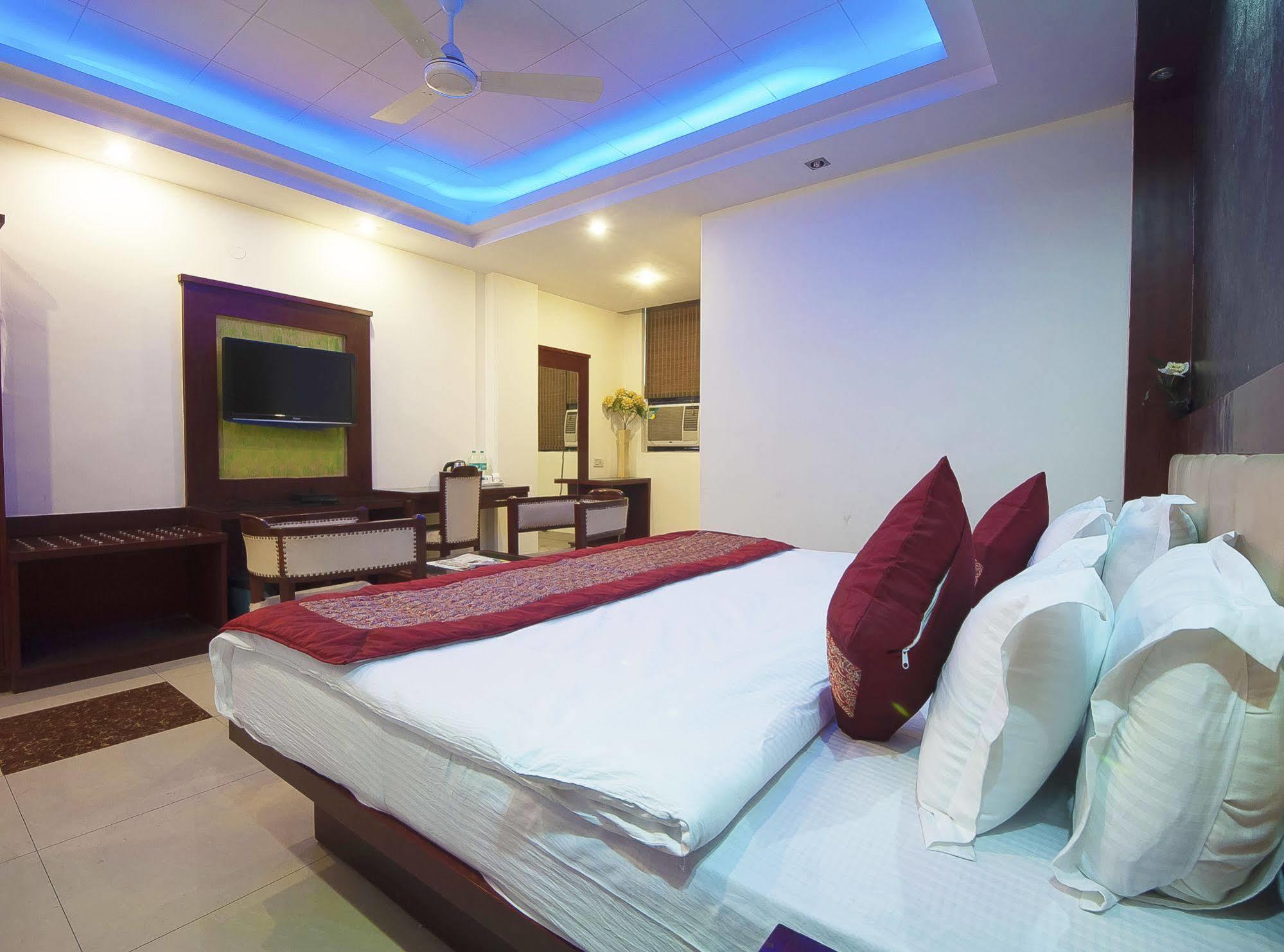 Oyo 3472 Hotel Rama Inn New Delhi Extérieur photo