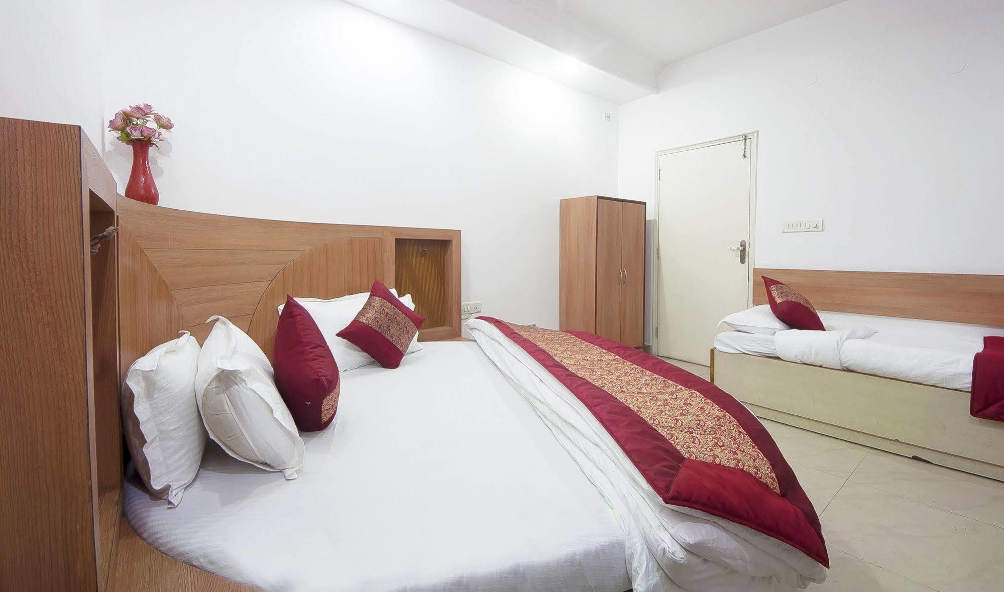 Oyo 3472 Hotel Rama Inn New Delhi Extérieur photo